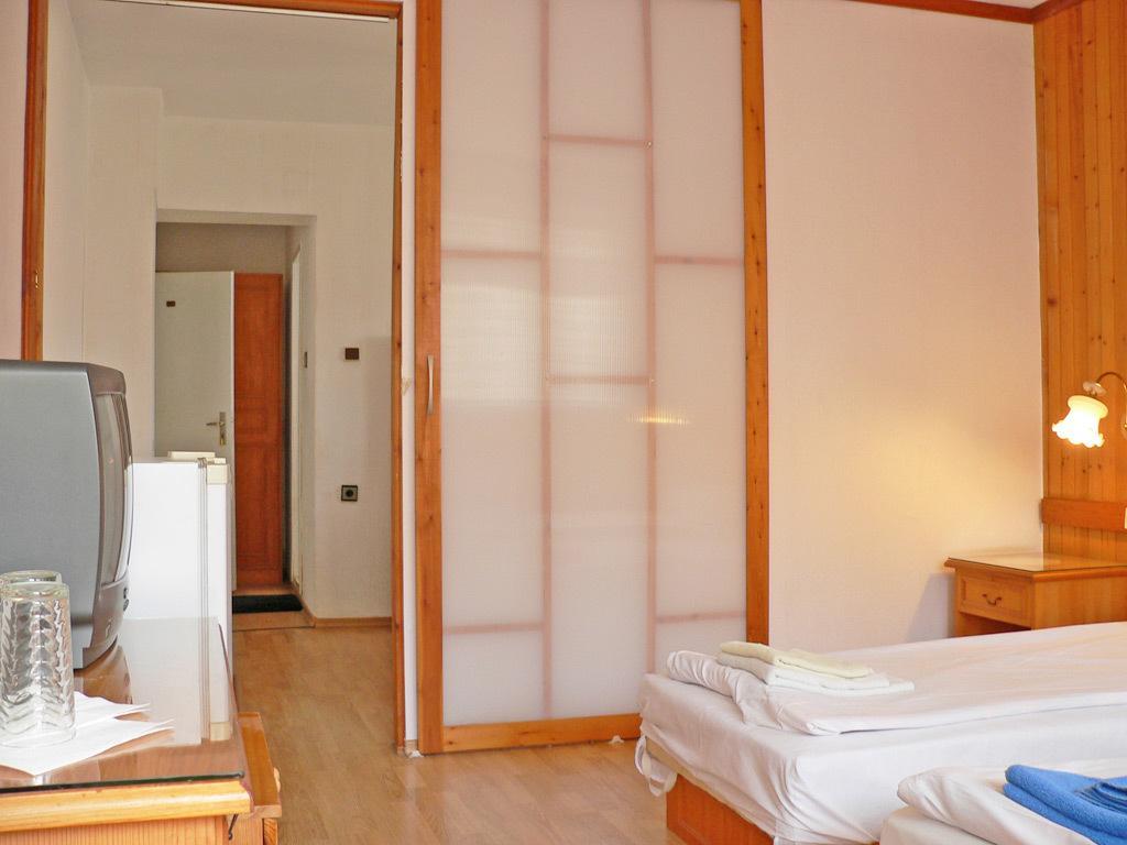 Guest House Kalina Saints Constantine and Helena Exterior photo